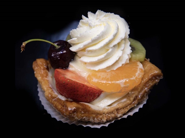 Vruchtenschelp met slagroom